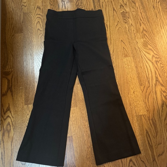 SPANXsmooth™ PerfectFit
Ponte Kick Flare Pant, Med excellent condition-worn once - Picture 3 of 8